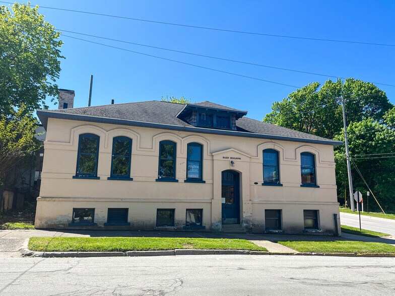 427 Water St, Manistee, MI à vendre - Photo de l’immeuble – Image 2 sur 8