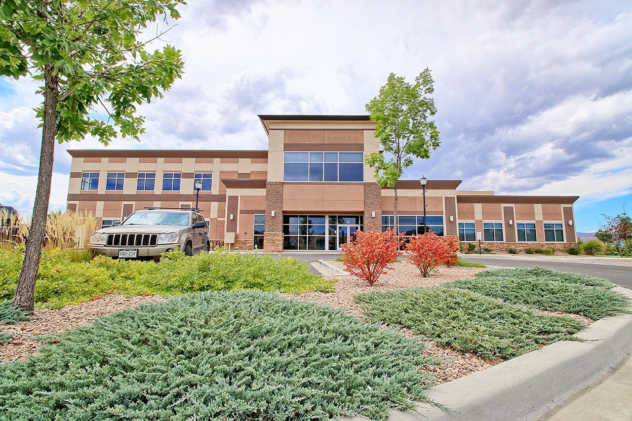 201 W Park Dr, Grand Junction, CO à louer Photo de l’immeuble– Image 1 sur 14