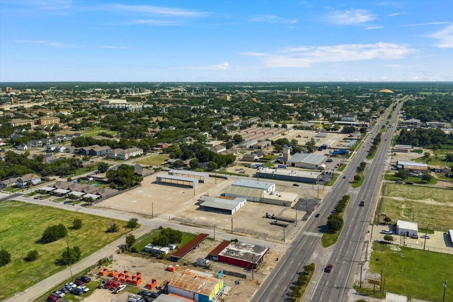 1520 La Salle Ave, Waco, TX à louer - Photo de l’immeuble – Image 3 sur 14
