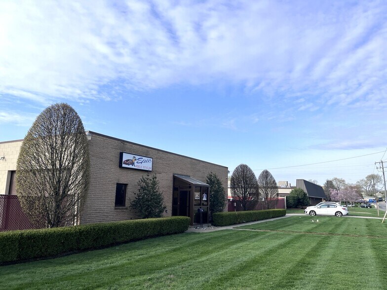 513 Hertzog Blvd, King Of Prussia, PA à louer - Photo de l’immeuble – Image 1 sur 8