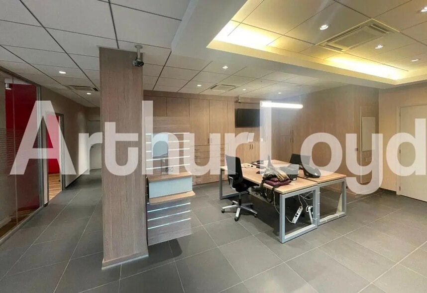 Local commercial dans Bousbecque à louer - Photo intérieure – Image 1 sur 3