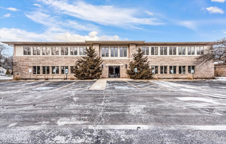 1250 Larkin Ave, Elgin, IL à vendre - Photo de l’immeuble – Image 2 sur 51