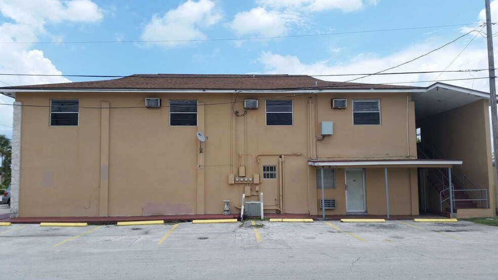 1921 Avenue D, Fort Pierce, FL à vendre - Photo de l’immeuble – Image 2 sur 24