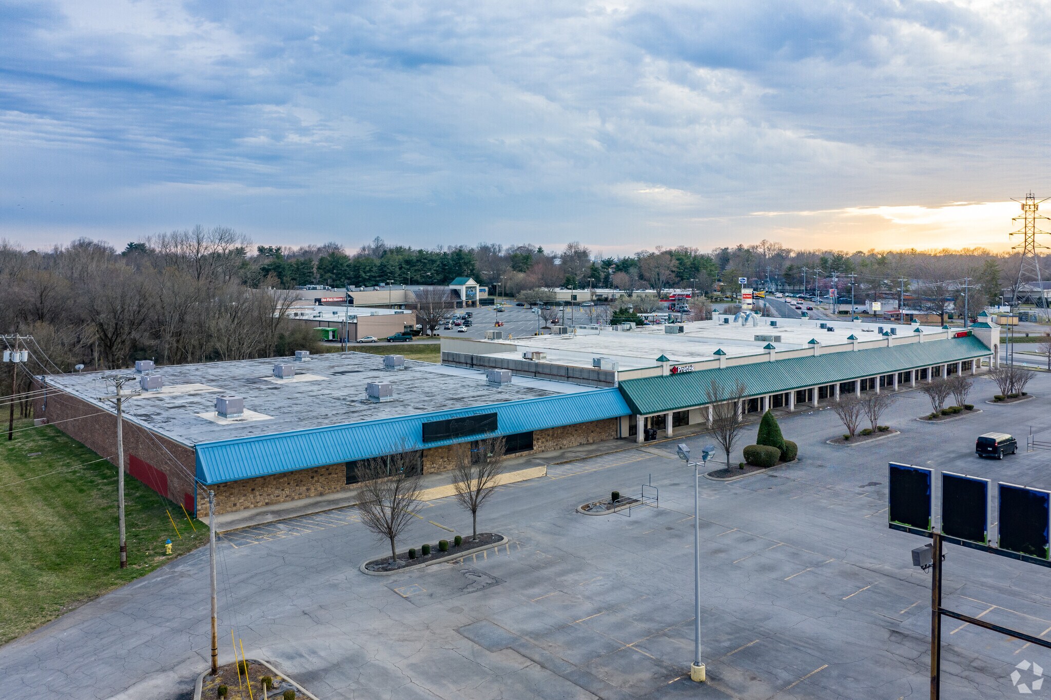 1664 Middle Tennessee Blvd, Murfreesboro, TN à louer Photo de l’immeuble– Image 1 sur 2