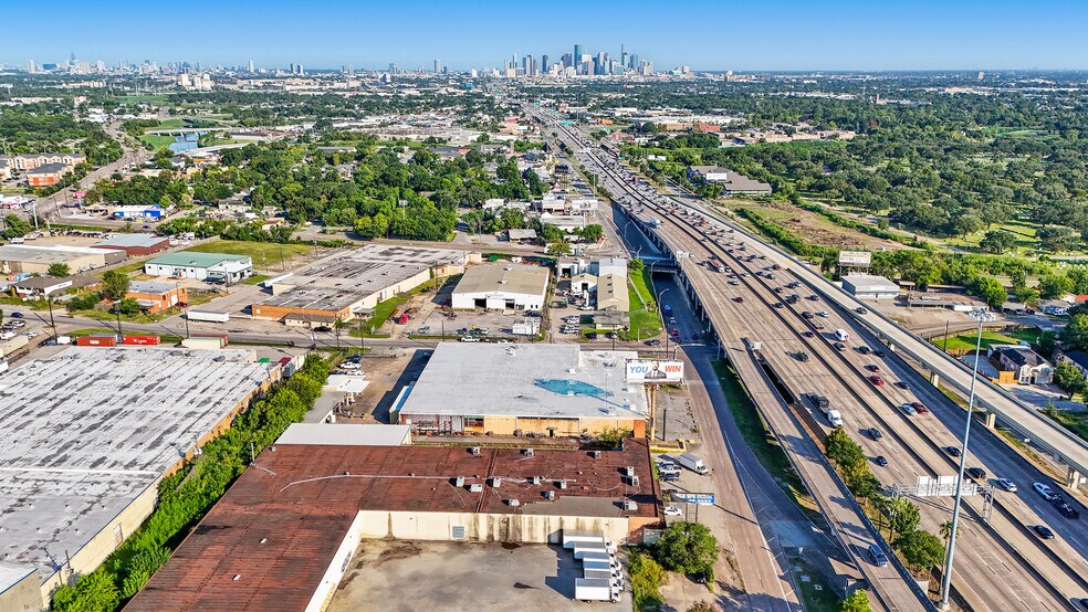 6626 Gulf Fwy, Houston, TX à vendre - Photo de l’immeuble – Image 3 sur 8