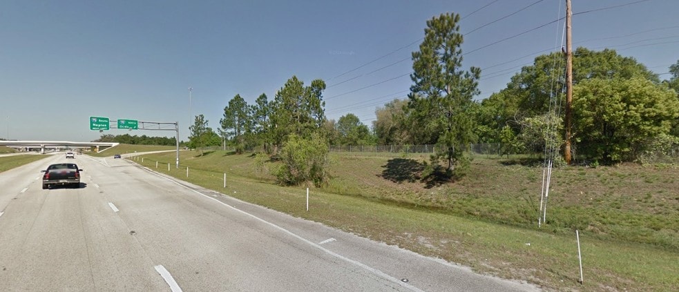 9031 122nd Ave, Tampa, FL à vendre - Photo de l’immeuble – Image 2 sur 8