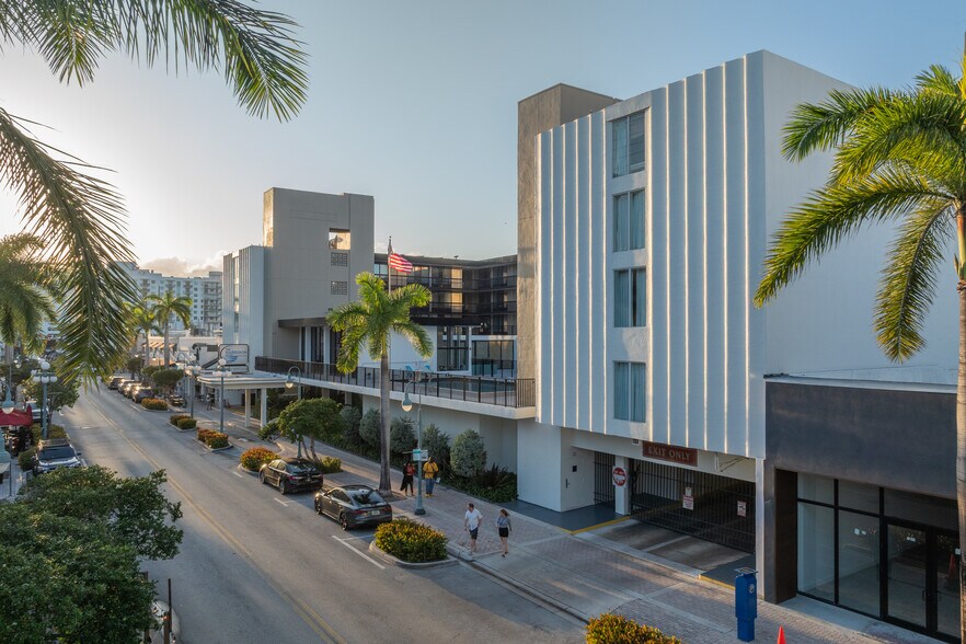 1925 Harrison St, Hollywood, FL à louer - Vidéo aérienne – Image 2 sur 25