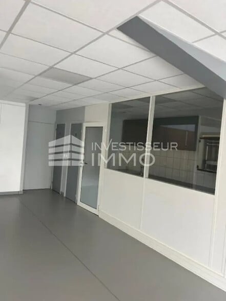Bureau dans Chelles à louer - Photo de l’immeuble – Image 3 sur 4