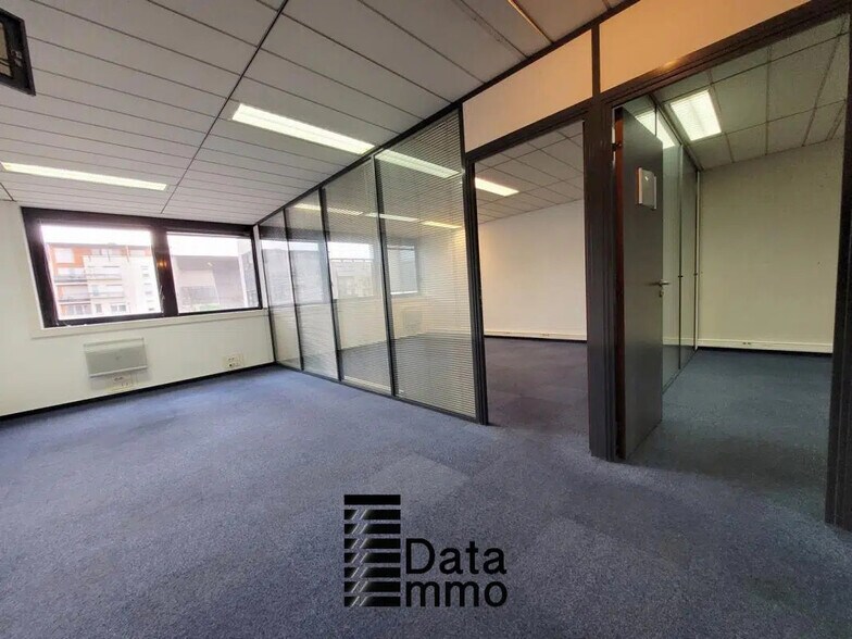 Bureau dans Lognes à vendre - Photo de l’immeuble – Image 3 sur 11