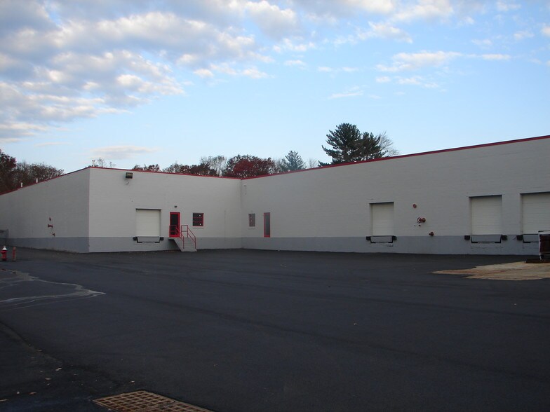 620 South St, Holbrook, MA à louer - Photo de l’immeuble – Image 2 sur 8