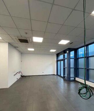 Plus de détails pour Industriel/Logistique à louer