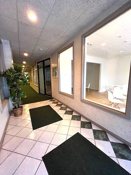 421-427 Sheridan Rd, Highwood, IL à louer - Photo de l’immeuble – Image 3 sur 13