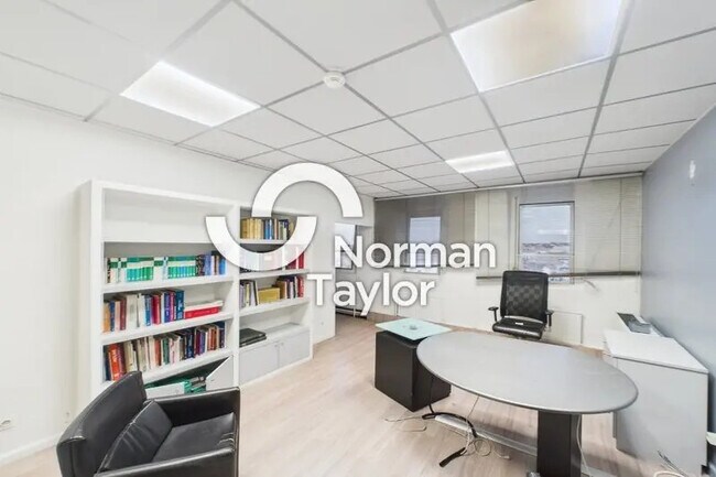 Plus de détails pour Bureau à vendre