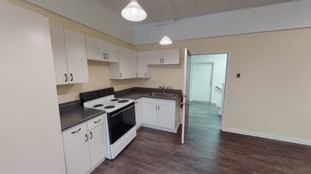 401 Center St, Healdsburg, CA à louer - Vidéo sur l’annonce professionnelle – Image 2 sur 15