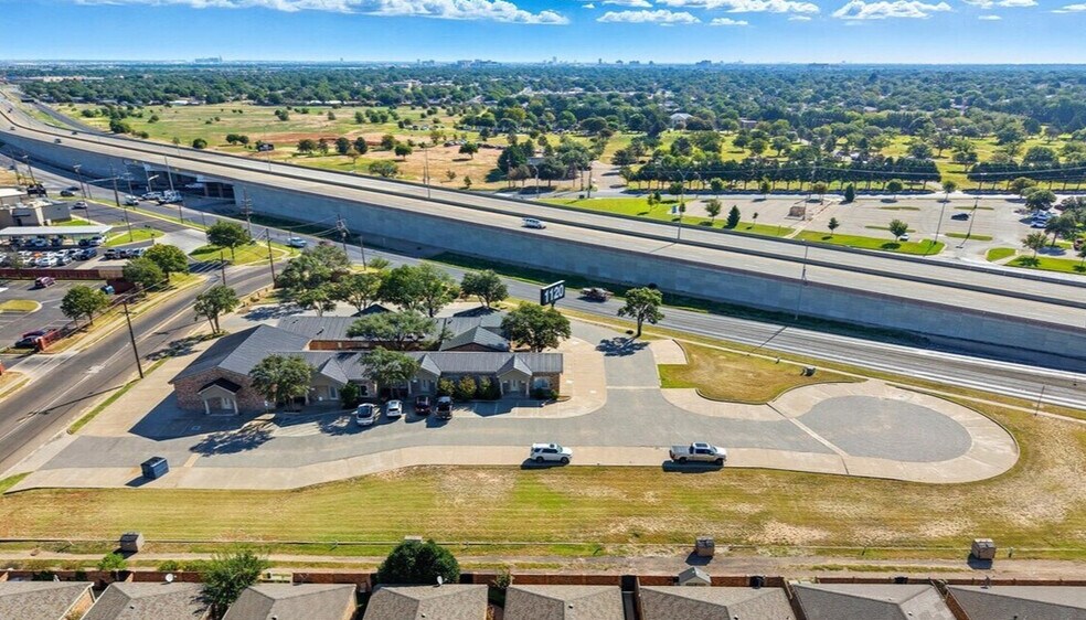 1120 W Loop 289, Lubbock, TX à vendre - Photo de l’immeuble – Image 1 sur 66