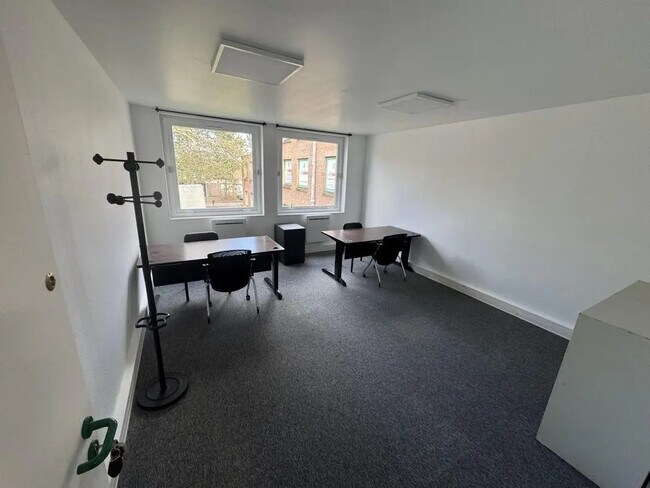 Plus de détails pour Rue De La Maison Rouge, Lognes - Bureau à louer