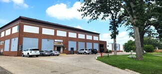 Plus de détails pour 200 N 8th Ave E, Newton, IA - Différents types d’espaces à louer