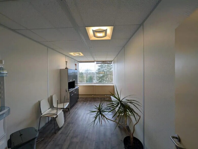 Bureau dans Cergy à louer - Photo de l’immeuble – Image 3 sur 10