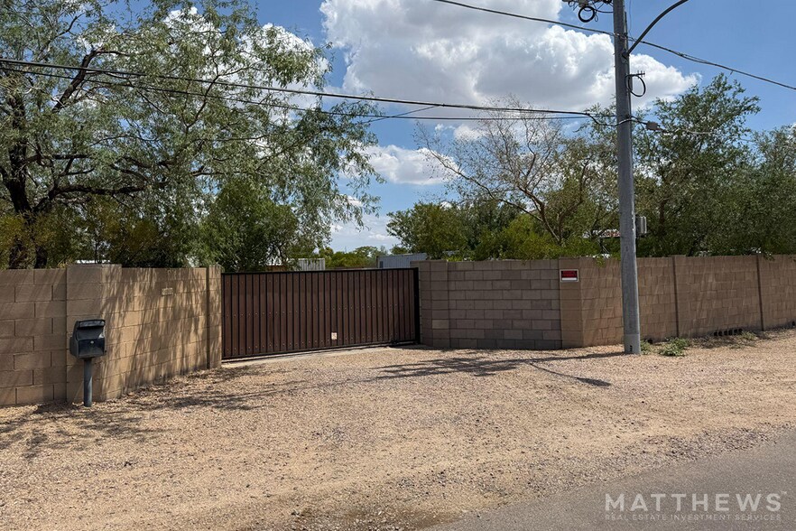 20205 N Cave Creek Rd, Phoenix, AZ à louer - Photo de l’immeuble – Image 2 sur 3
