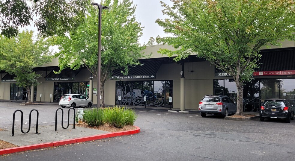 7950 Redwood Dr, Cotati, CA à louer - Photo de l’immeuble – Image 3 sur 16