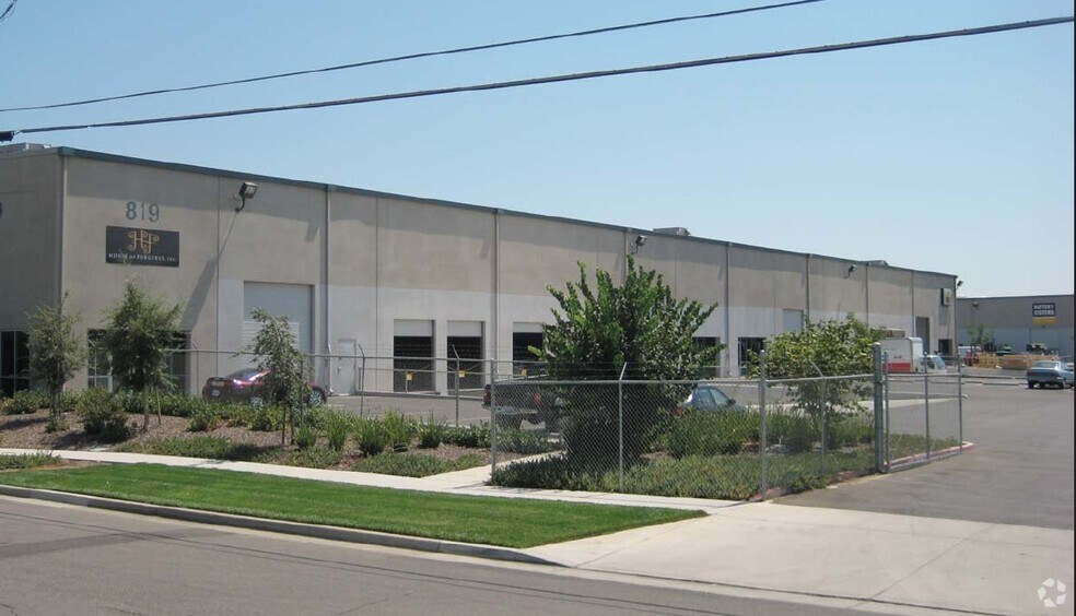 859 F St, West Sacramento, CA à louer - Photo de l’immeuble – Image 2 sur 24