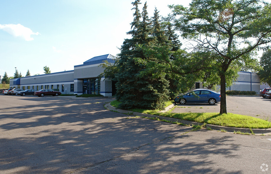 2342-2348 Helen St N, North Saint Paul, MN à vendre - Photo de l’immeuble – Image 1 sur 5