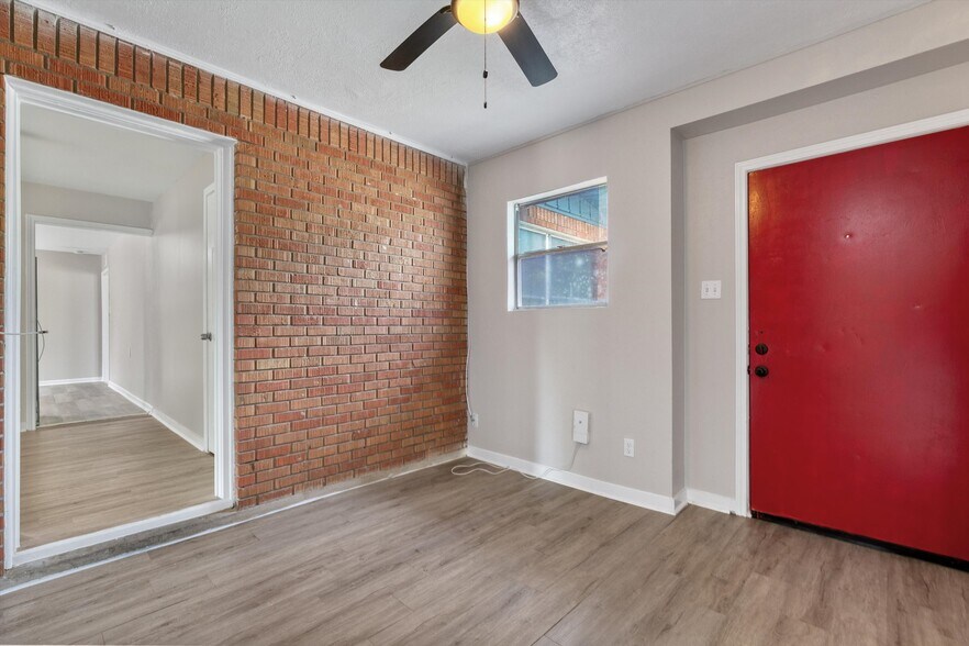 10205 Old Manchaca Rd, Austin, TX à louer - Photo de l’immeuble – Image 3 sur 35