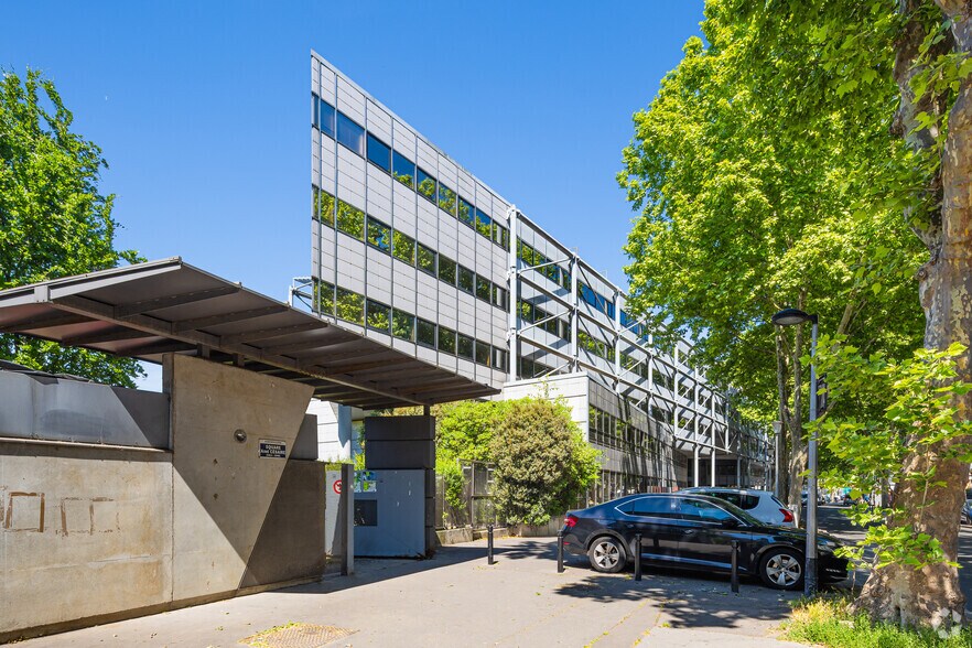 173 Boulevard Félix Faure, Aubervilliers à louer - Photo de l’immeuble – Image 2 sur 4