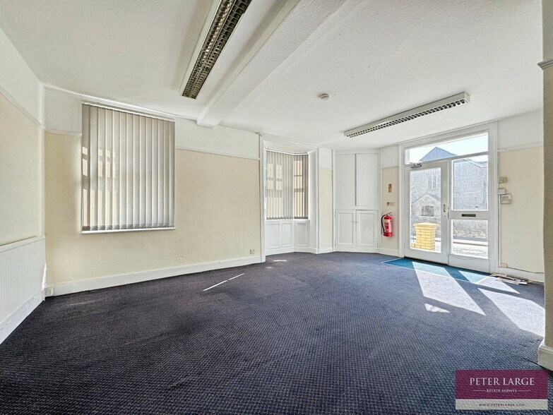 29 Russell Rd, Rhyl à vendre - Photo de l’immeuble – Image 2 sur 17