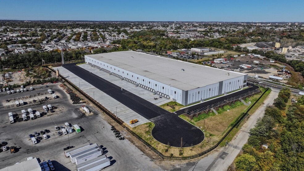 3060 S 61st St, Philadelphia, PA à louer - Photo de l’immeuble – Image 3 sur 6