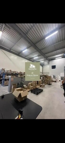 Local d’activités dans La Penne-sur-Huveaune à louer - Photo intérieure – Image 3 sur 6