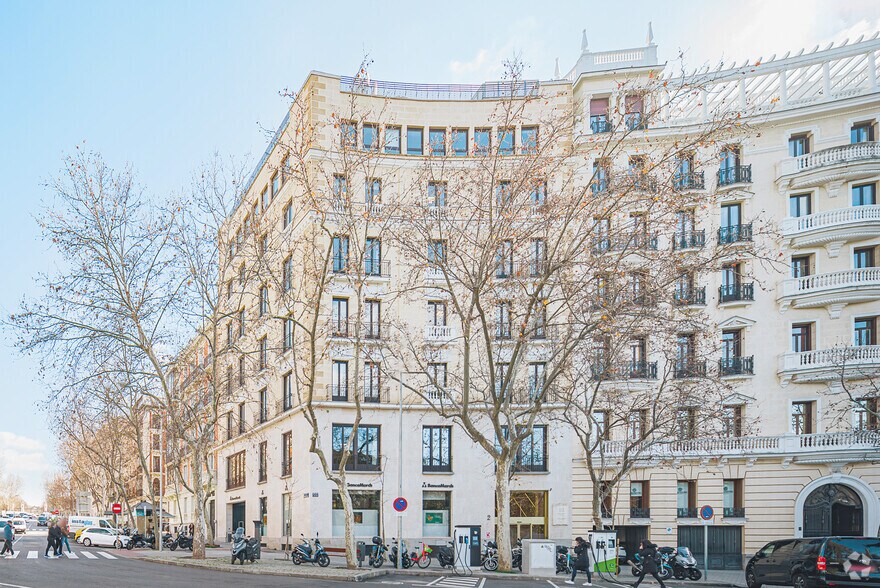 Bureau dans Madrid, Madrid à louer - Photo de l’immeuble – Image 1 sur 2