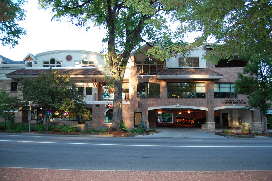 706 S College Ave, Fort Collins, CO à louer - Photo de l’immeuble – Image 3 sur 5