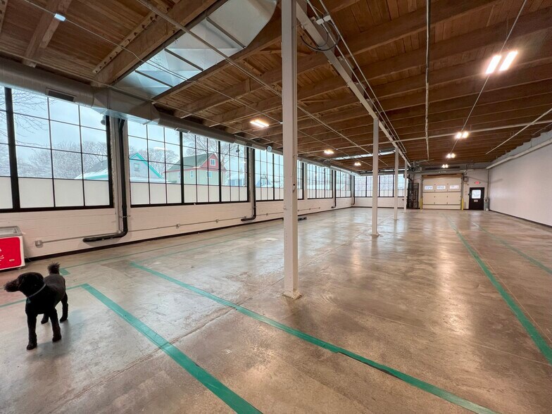 1911 Jefferson St NE, Saint Anthony, MN à louer - Photo de l’immeuble – Image 2 sur 8