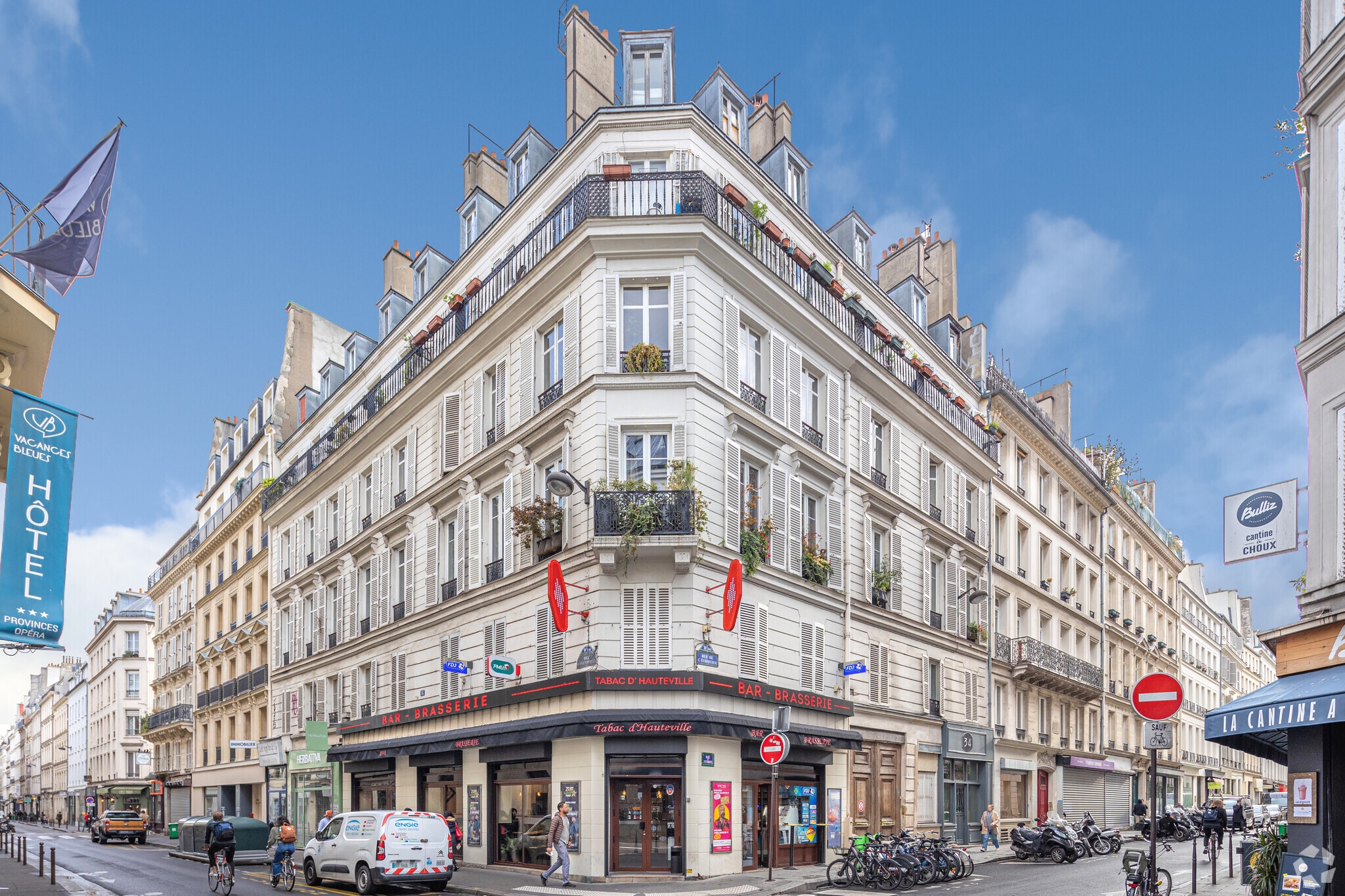 Immeuble residentiel dans Paris à vendre Photo principale– Image 1 sur 6