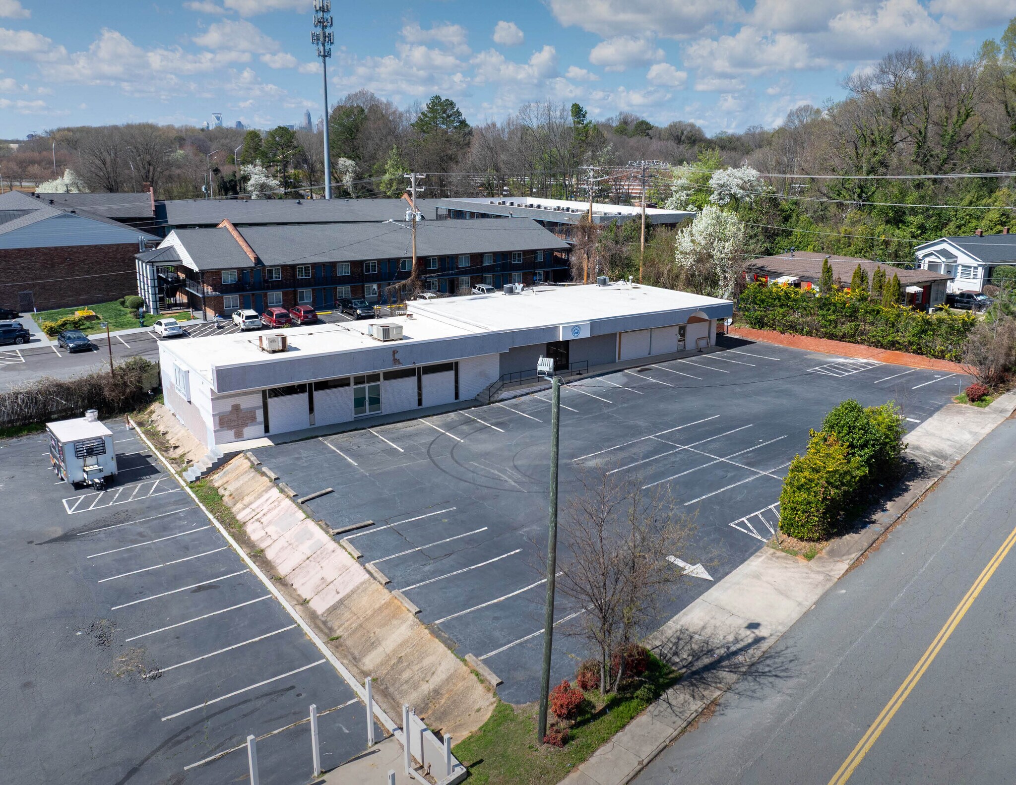 919 Norland Rd, Charlotte, NC à louer Photo principale– Image 1 sur 8