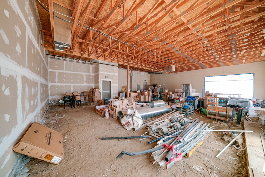 775 E Ramsey St, Banning, CA à louer - Photo de l’immeuble – Image 3 sur 26