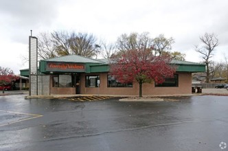 1012-1014 Commercial St, Emporia, KS à louer Photo de l’immeuble– Image 1 sur 1