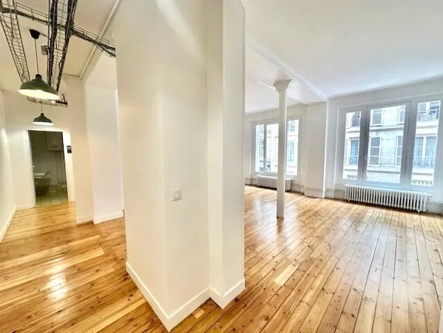 Bureau dans Paris à louer - Photo de l’immeuble – Image 1 sur 10