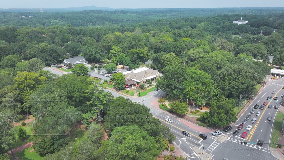 590 Mimosa Blvd, Roswell, GA à louer - Vidéo sur l’annonce professionnelle – Image 2 sur 22