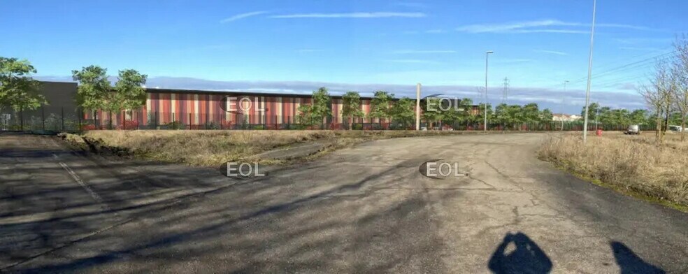 Industriel/Logistique dans à louer - Photo de l’immeuble – Image 2 sur 3