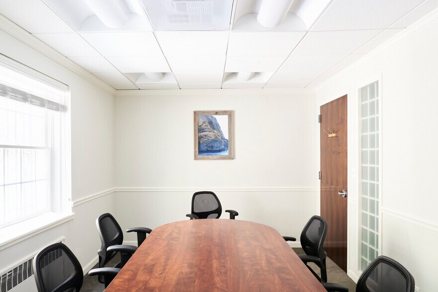 51-55 Pondfield Rd, Bronxville, NY à louer - Photo intérieure – Image 3 sur 15