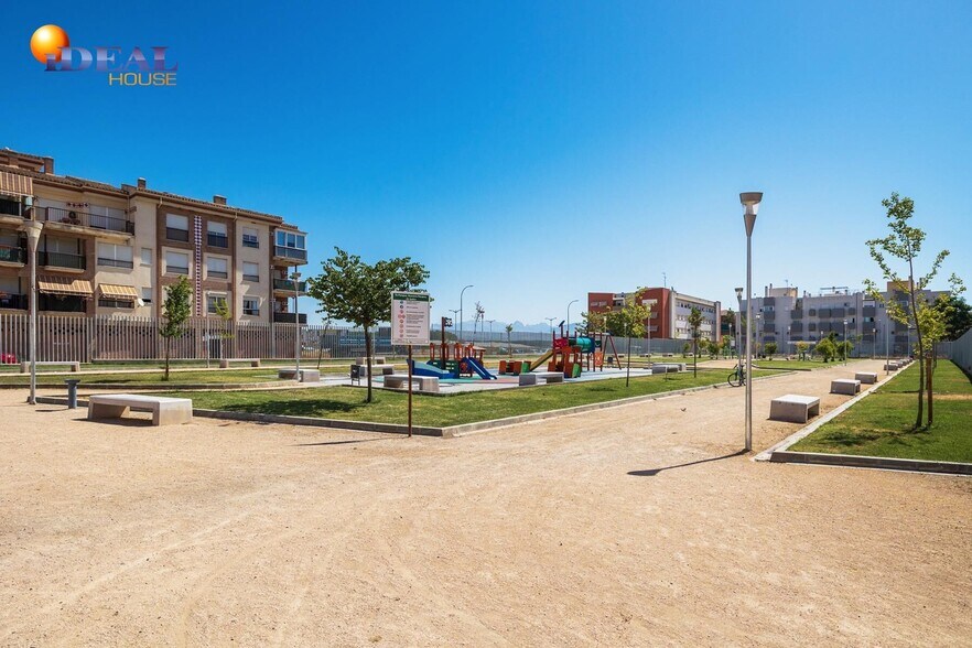 Terrain dans Santa Fe, Granada à vendre - Photo de l’immeuble – Image 3 sur 17
