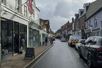 6 Baker St, Weybridge à louer Photo de l’immeuble– Image 2 sur 4