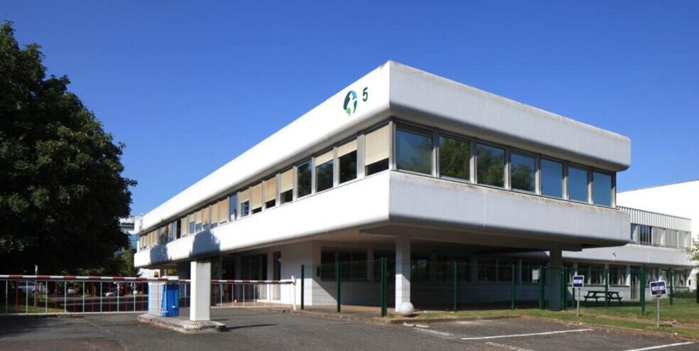 25 Avenue Du Bois De La Pie, Tremblay-en-France à louer - Photo de l’immeuble – Image 2 sur 12