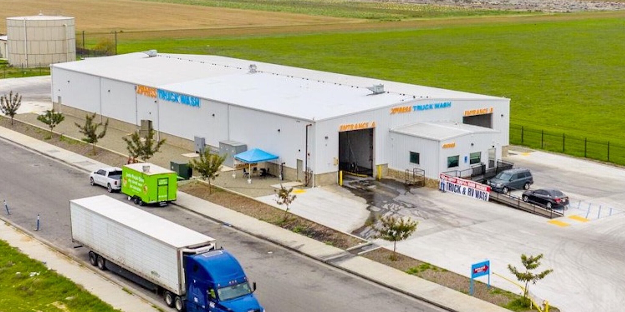 17070 Riviera St, Bakersfield, CA à vendre Photo principale– Image 1 sur 3