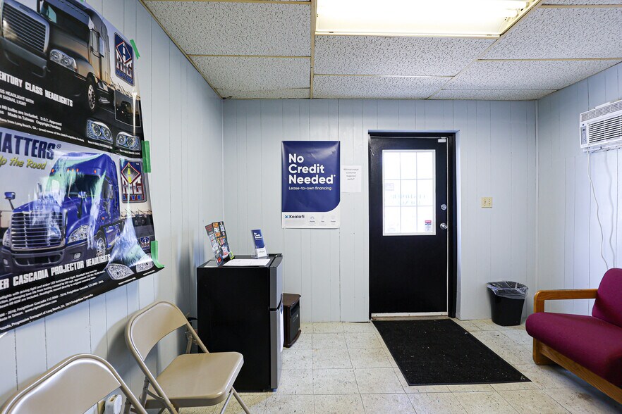 430 US-62 E, Eddyville, KY à vendre - Photo intérieure – Image 3 sur 51