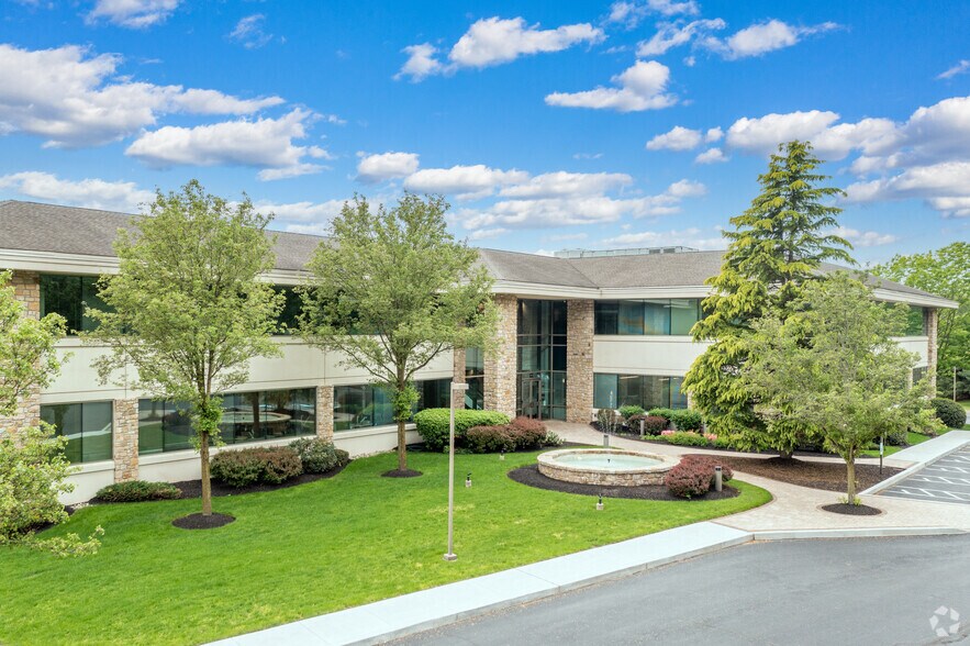 1615 West Chester Pike, West Chester, PA à louer - Photo principale – Image 1 sur 6