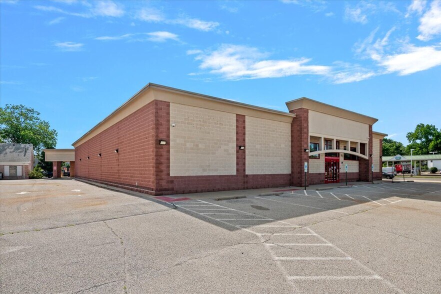 601-621 S Grand Ave E, Springfield, IL à louer - Photo de l’immeuble – Image 3 sur 5