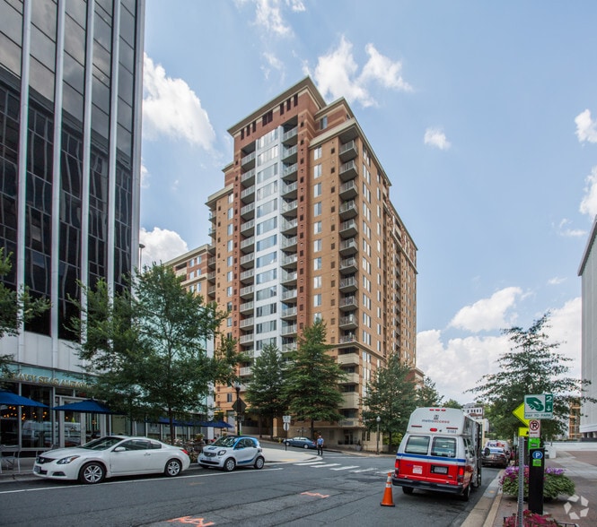 1800 N Oak St, Arlington, VA à louer - Photo principale – Image 1 sur 91